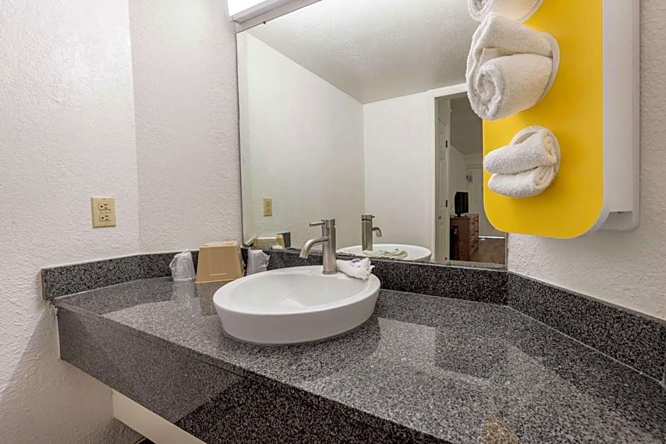 Motel 6-Knoxville, TN