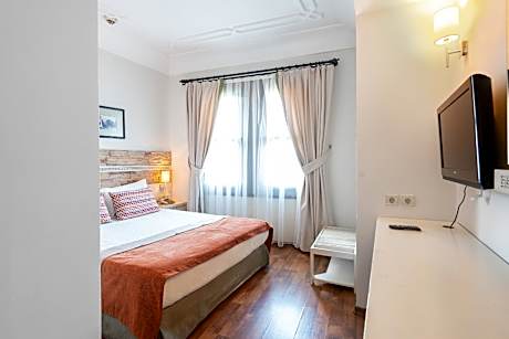 Family Room Garden View