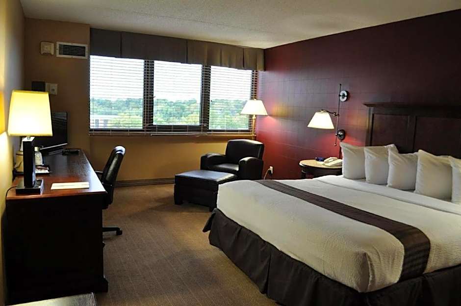 Adams Mark Hotel And Conference Center