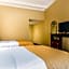 Hamden Hotel and Suites HAMDEN - NEW HAVEN