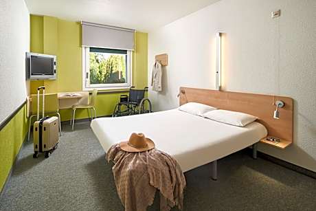 Standard Room - Disability Access
