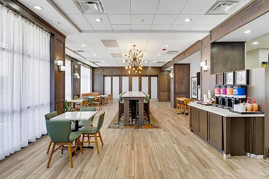 Hampton Inn Detroit/Dearborn
