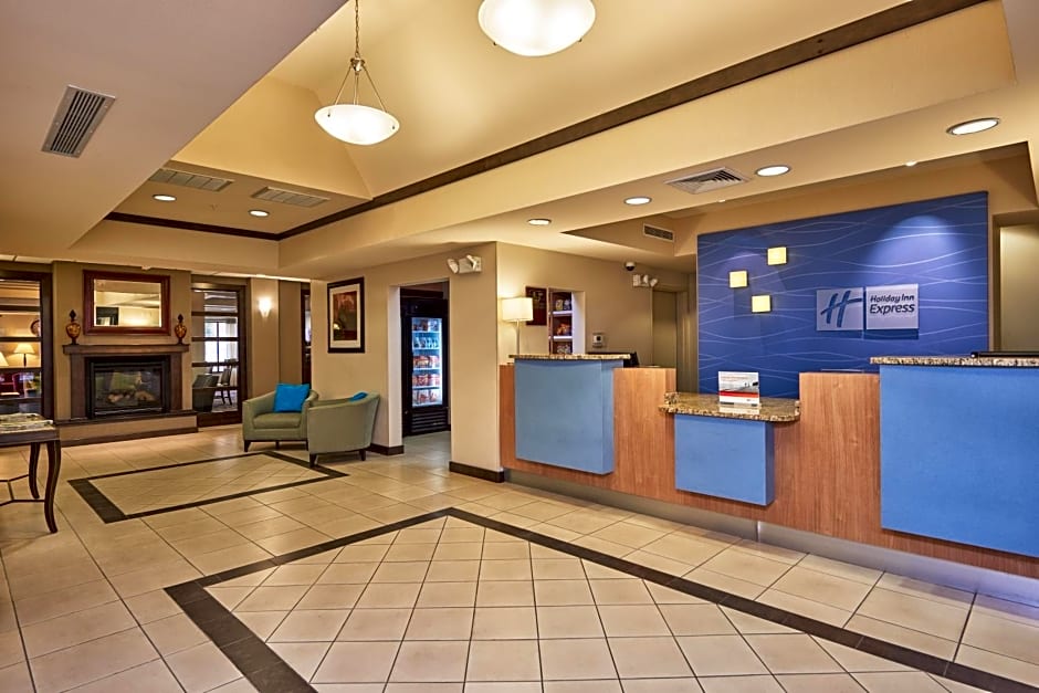 Holiday Inn Express & Suites El Paso Airport By IHG