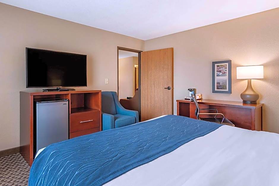 Comfort Inn & Suites Blue Ridge
