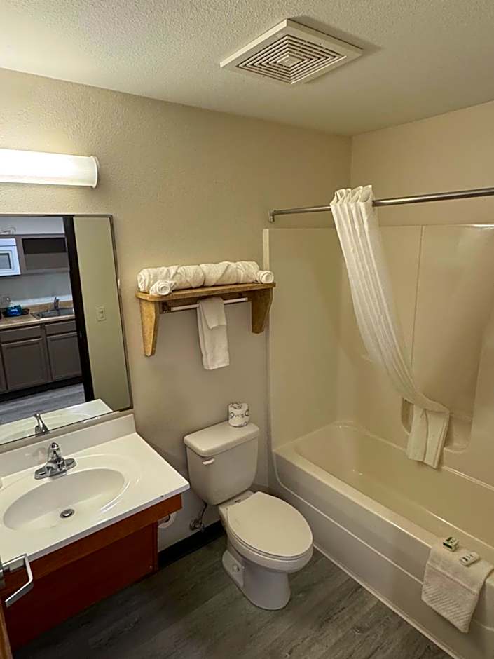 Baymont Inn & Suites By Wyndham Dickinson, ND