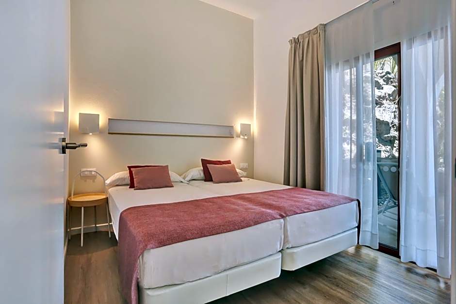 Photo 1 of 20 of 2 Bedroom Apartment, Sea View