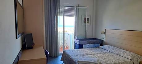 Standard Double or Twin Room with Sea View