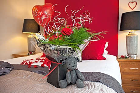 Superior Suite with Hot Tub - Ja'tadore Suite