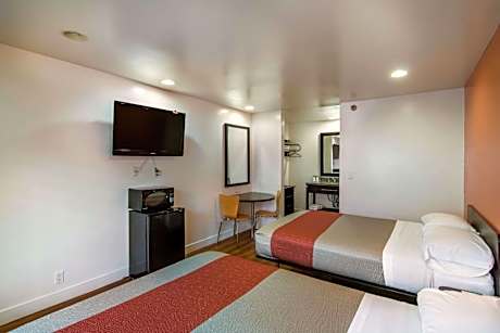 2 Queen Beds | Non-Smoking, Micfridge