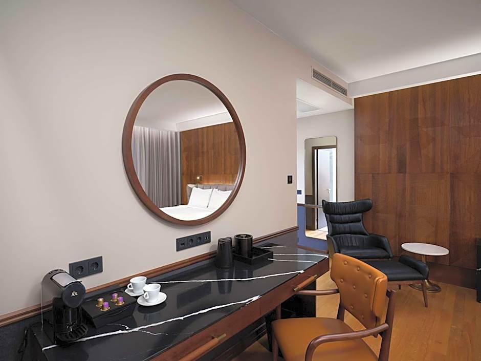 Iceland Parliament Hotel, Curio Collection by Hilton
