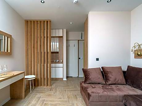 One Bedroom Apartment with Seaview
