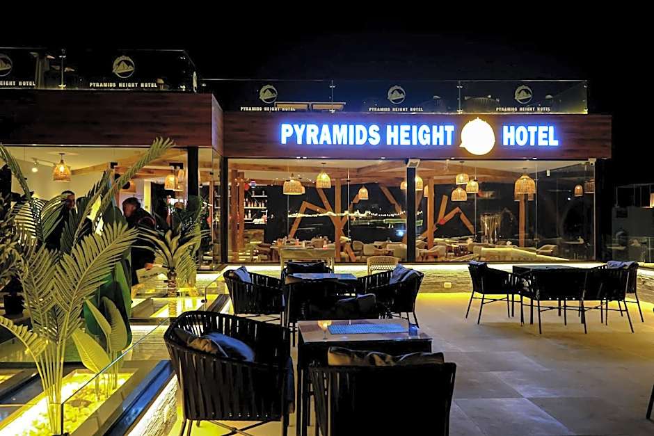 Pyramids Height Hotel & Pyramids Master Scene Rooftop