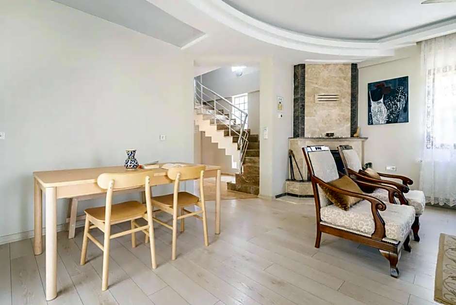 Comfortable villa with garden in “Urla İskele”