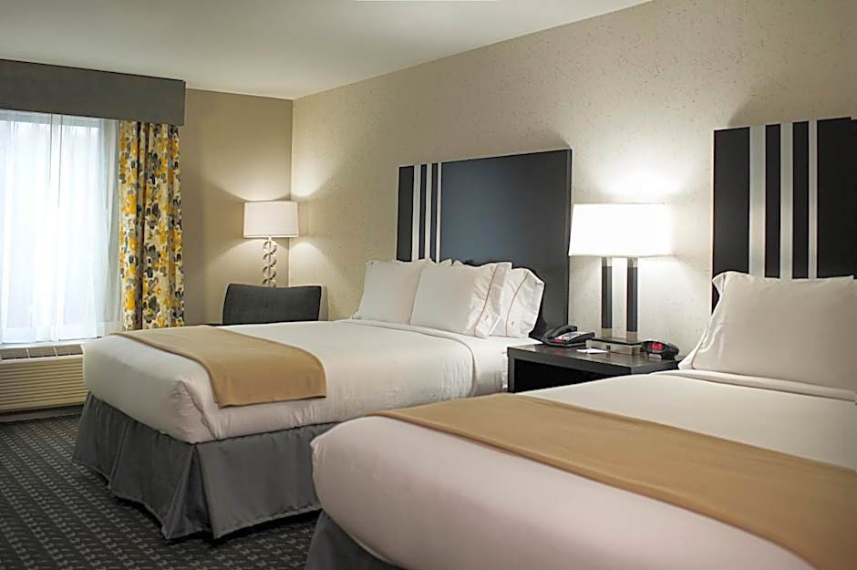Holiday Inn Express and Suites Madison Central By IHG