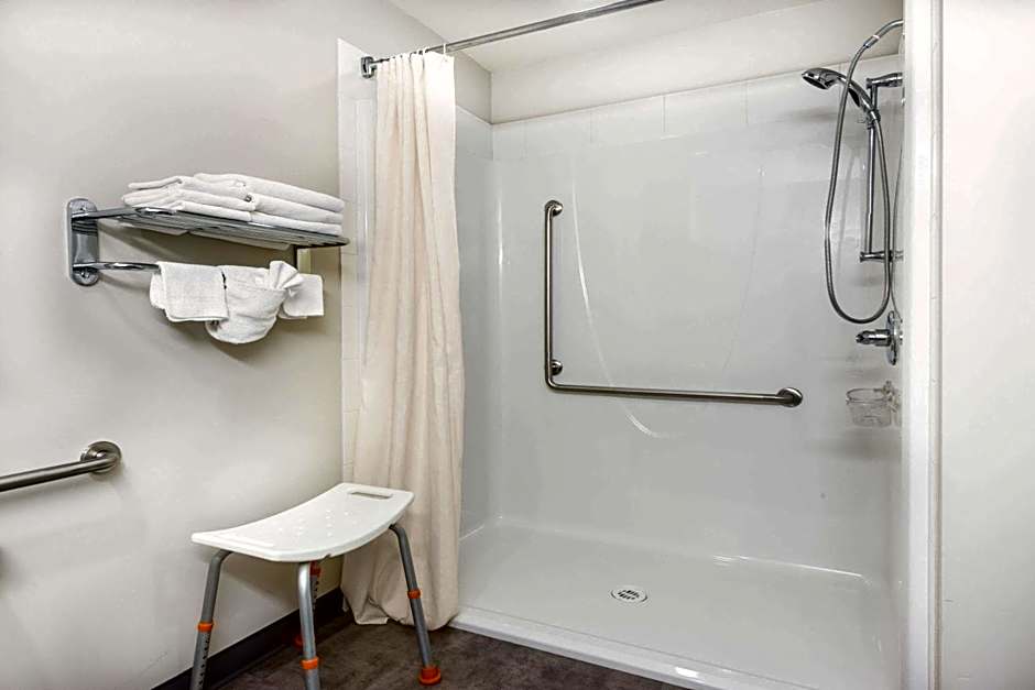 Super 8 by Wyndham Innisfail