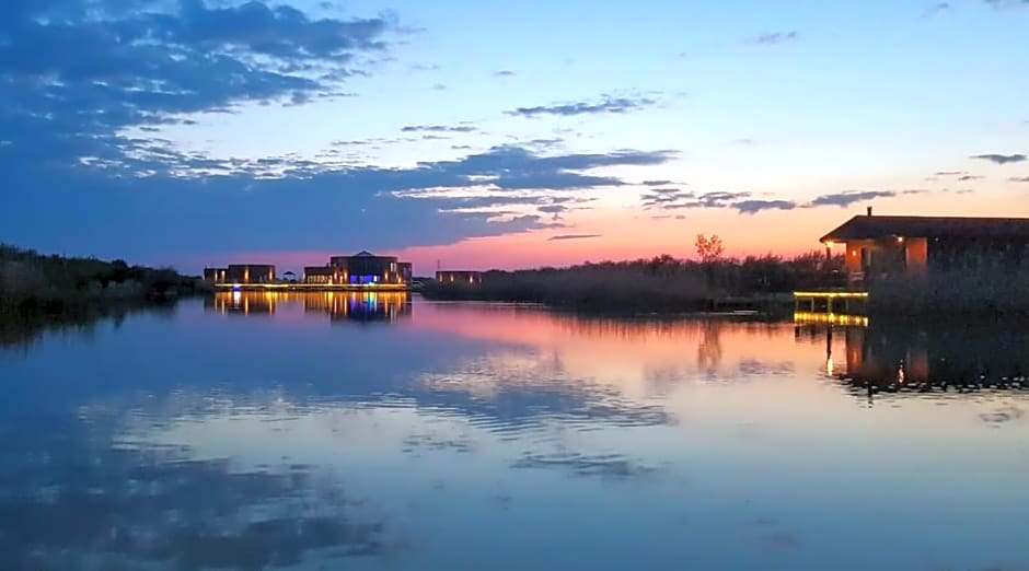 Lakeside Fishing Lodges