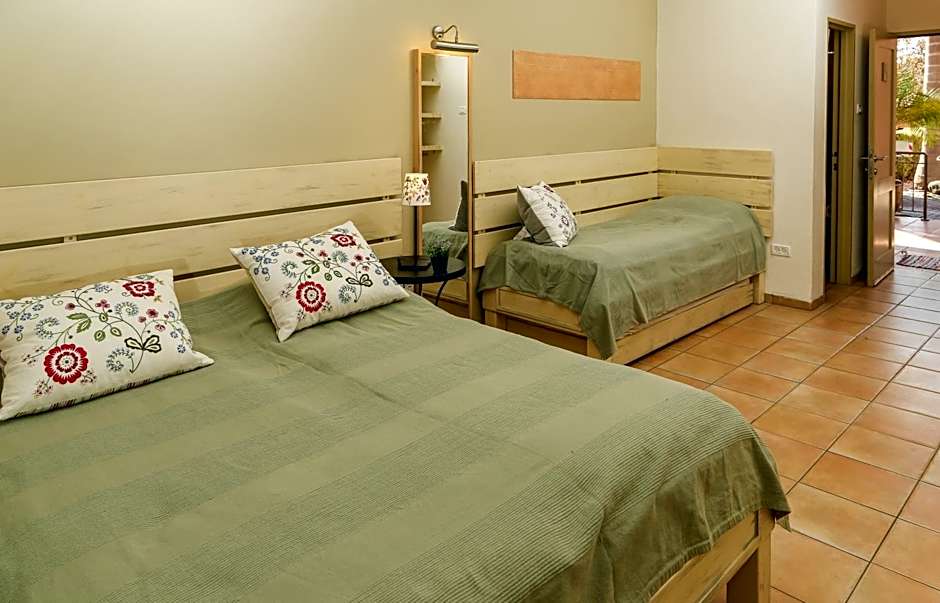 Shaar Hagolan Kibbutz Country Lodging