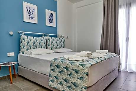 Studio Apartment with Sea View