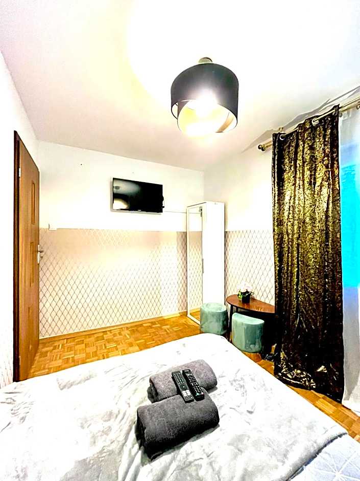 ClickTheFlat Solidarności City Center Apart Rooms