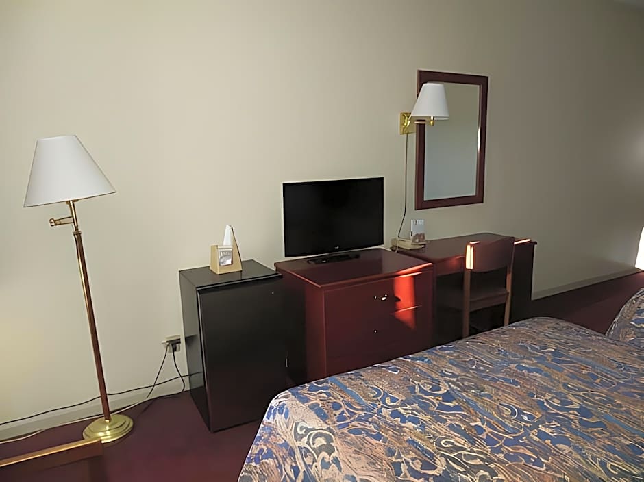 Super 8 by Wyndham Knoxville Downtown Area