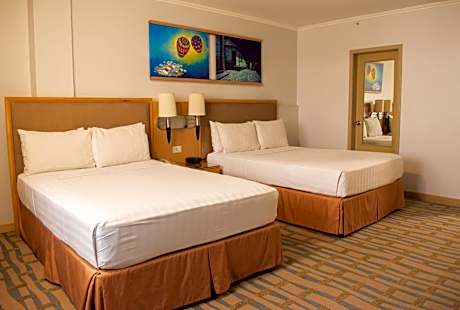 Deluxe Queen Room with One Queen and One Double Bed - Non-Smoking