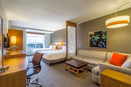Queen Room with Two Queen Beds with Sofa Bed and Tub - Disability Access