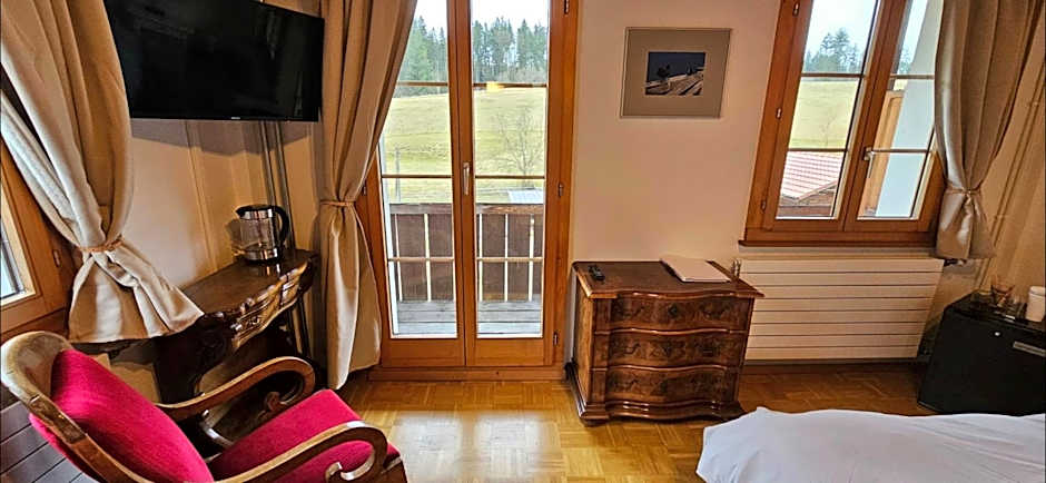 Miramont Horse Trekking Hostel