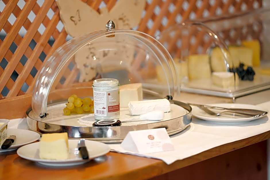 Saldur Small Active Hotel