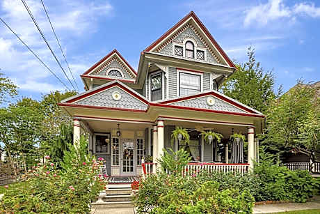 The Inn on Holly
