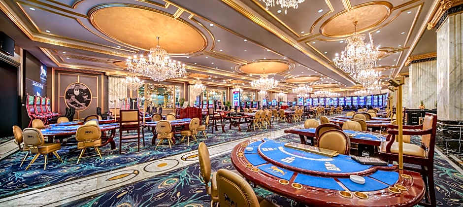 Les Ambassadeurs Hotel Casino&Marina