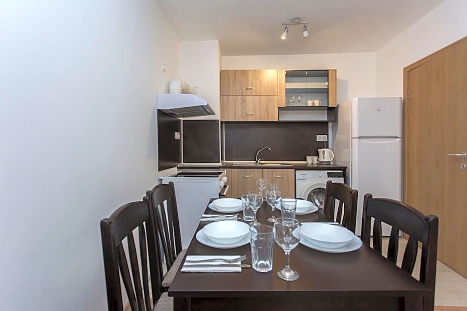 Modern and Bright Apartments near Center - FREE PARKING