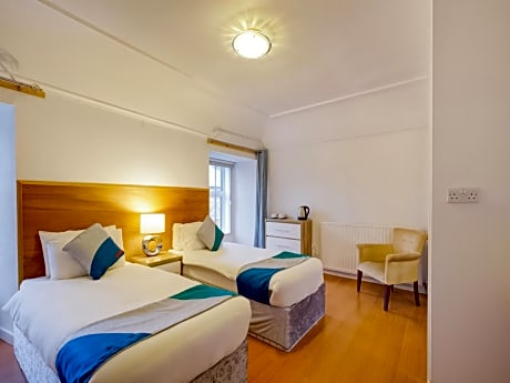 Triple Room with Shared Bathroom