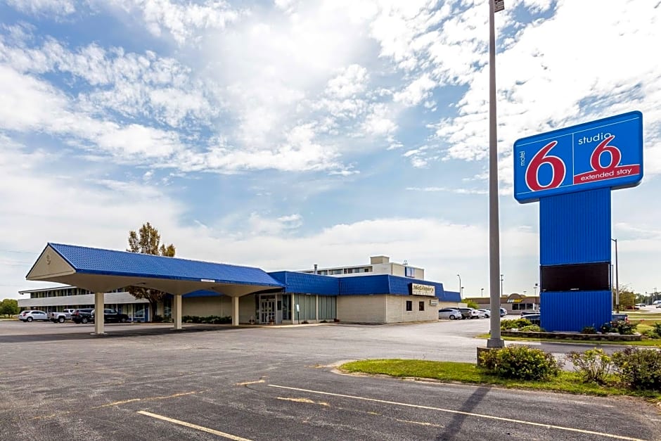 Studio 6 Pekin, IL