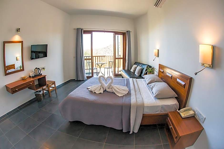 Demetriou Paradisos Hills Hotel