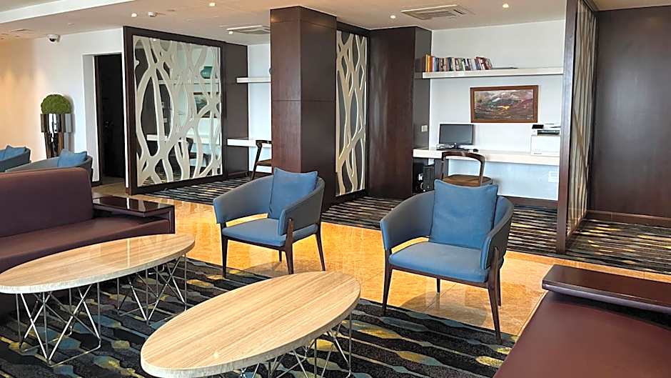 Crowne Plaza Nairobi Airport by IHG