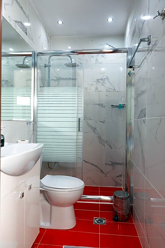 City Plaza Apartments & Rooms