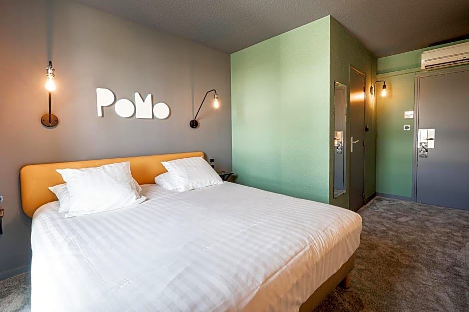 PoMo Hotel & Restaurant