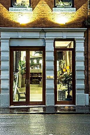 The Cow Hollow Hotel