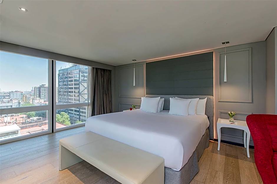 Photo 1 of 6 of Junior 1 Extra Bed Suite, Corner View