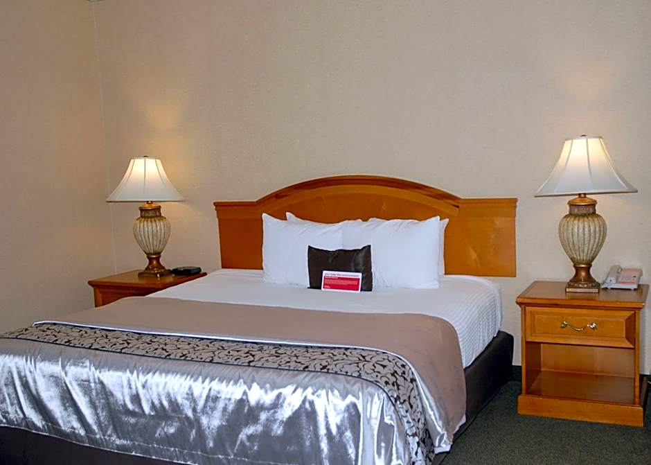 Zdjęcie 1 z 6 — Efficiency 1 King Bed