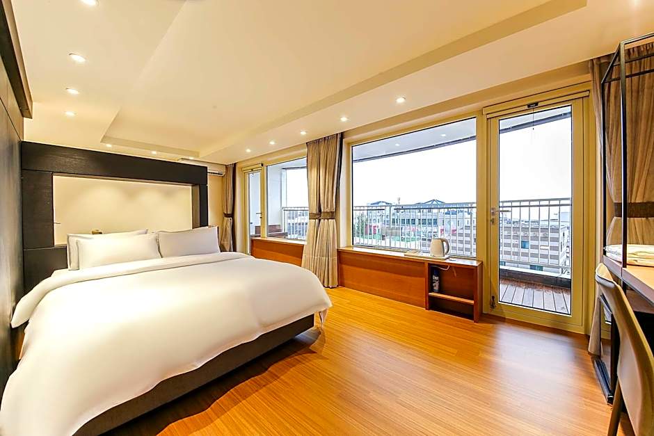 Winners Hotel