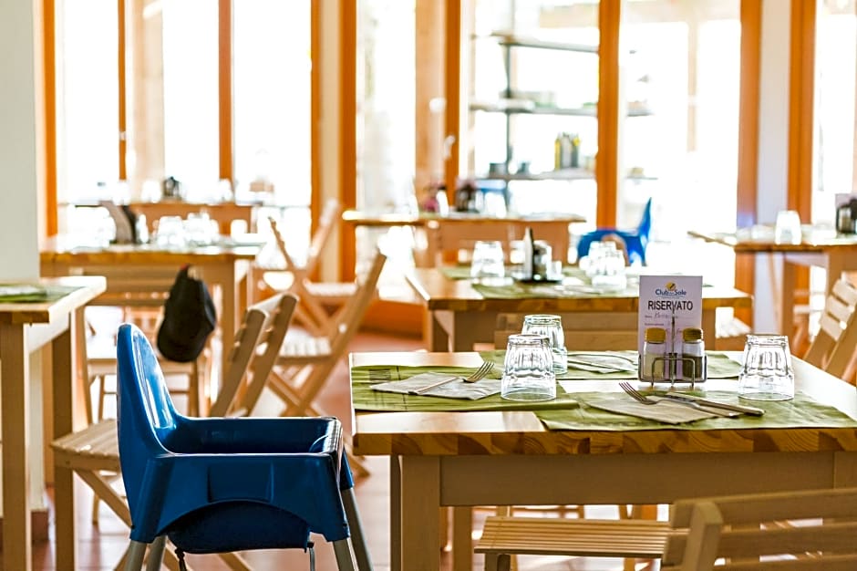 Club del Sole Spina Family Collection