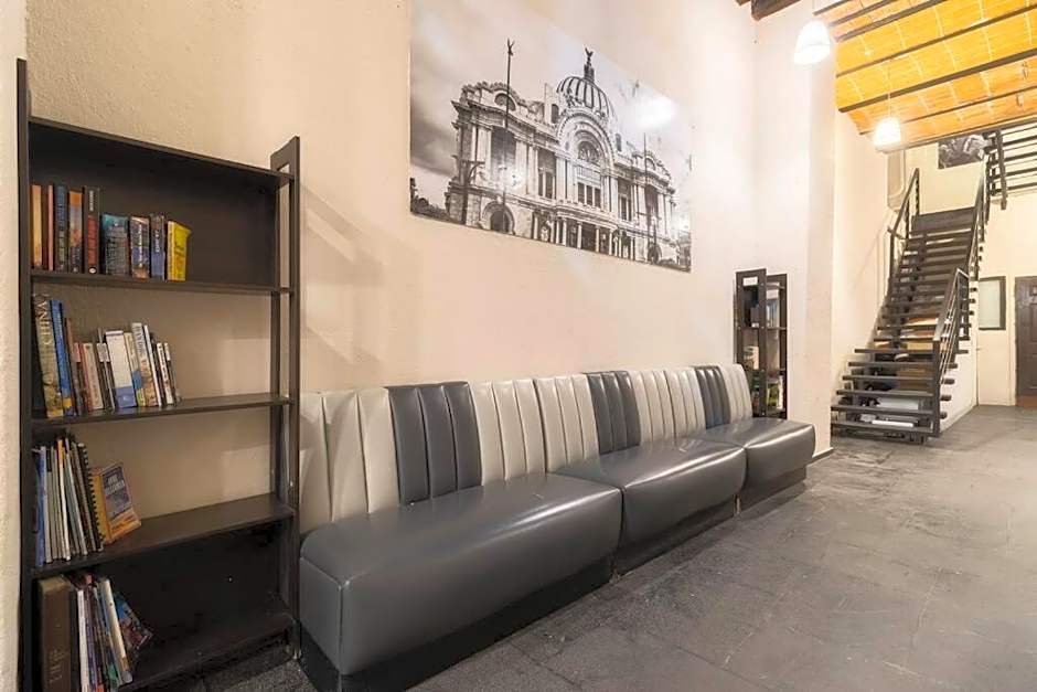 205 Zocalo Cathedral 2bdrmB 2Bath fits 10 AC Apt