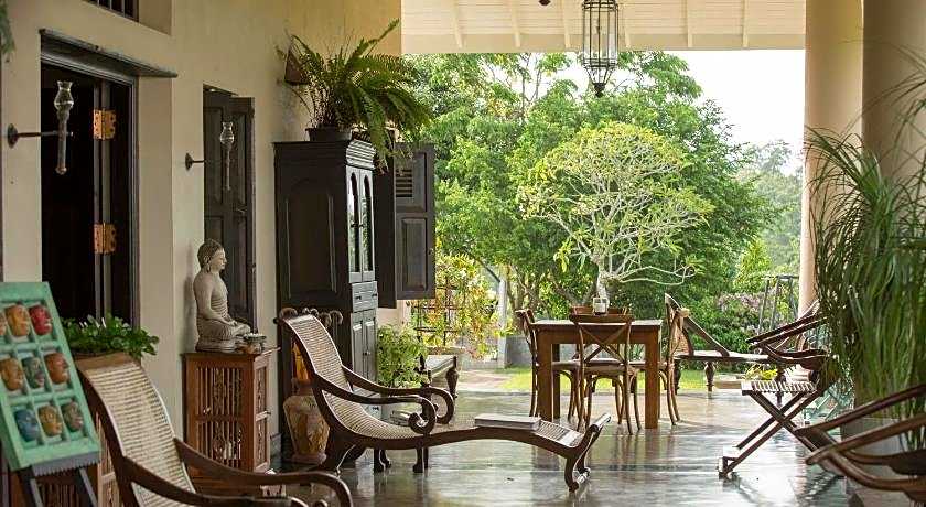 Villa Mayurana by Edwards Collection