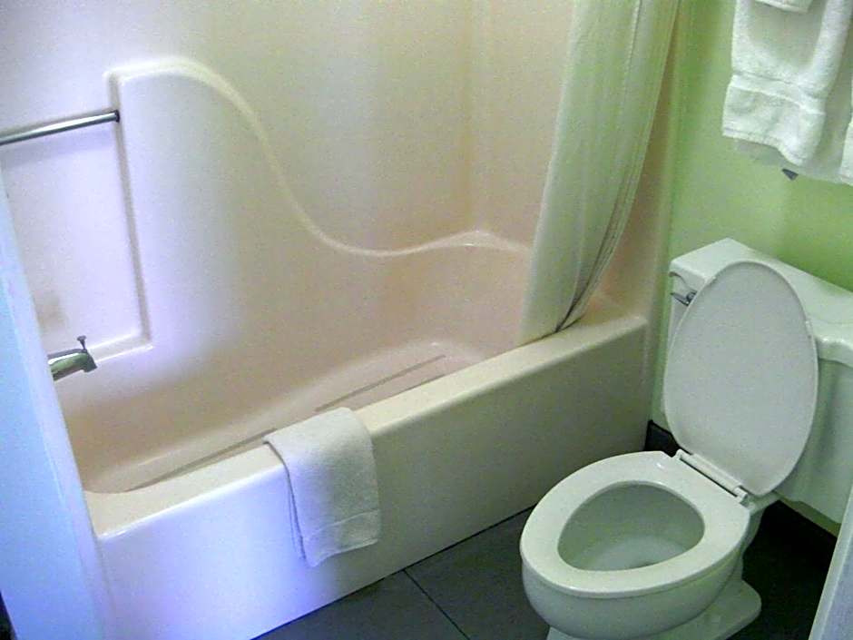 Super 8 by Wyndham Lafayette / Purdue Area