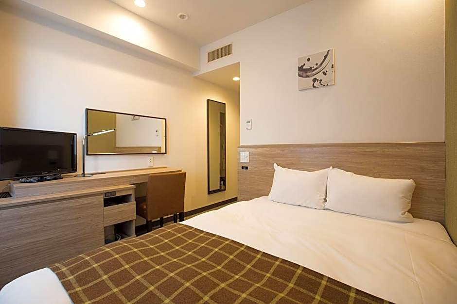 Photo 1 of 4 of 1 Queen Bed, Nonsmoking