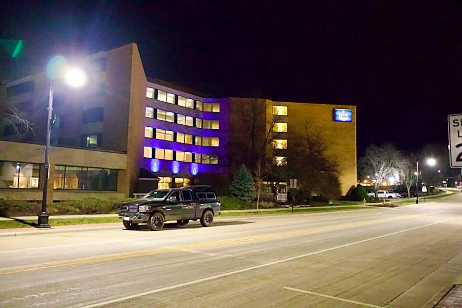 Hotel Mead Resorts & Conventions Center