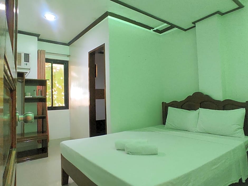 Alocasia Hostel