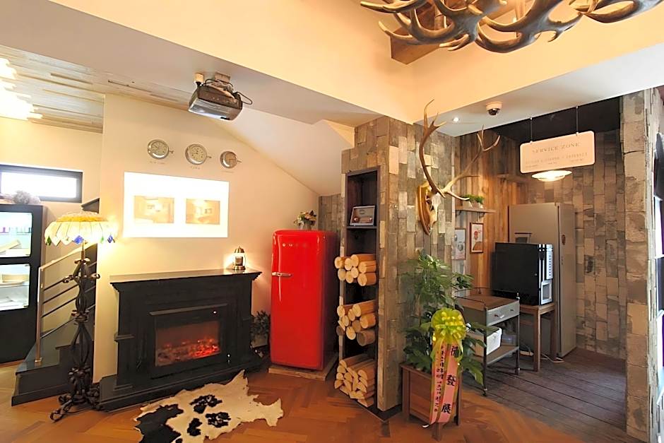 February Boutique Hotel Hwanggeum