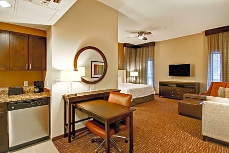 1 King Mobilty/hearing Access Tub Studio Ns